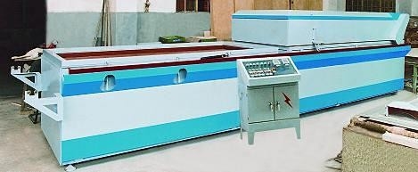 Компактная конструкция Автоматизация управления Вакуумная формовая машина для пластиковых абсорбирующих пластин